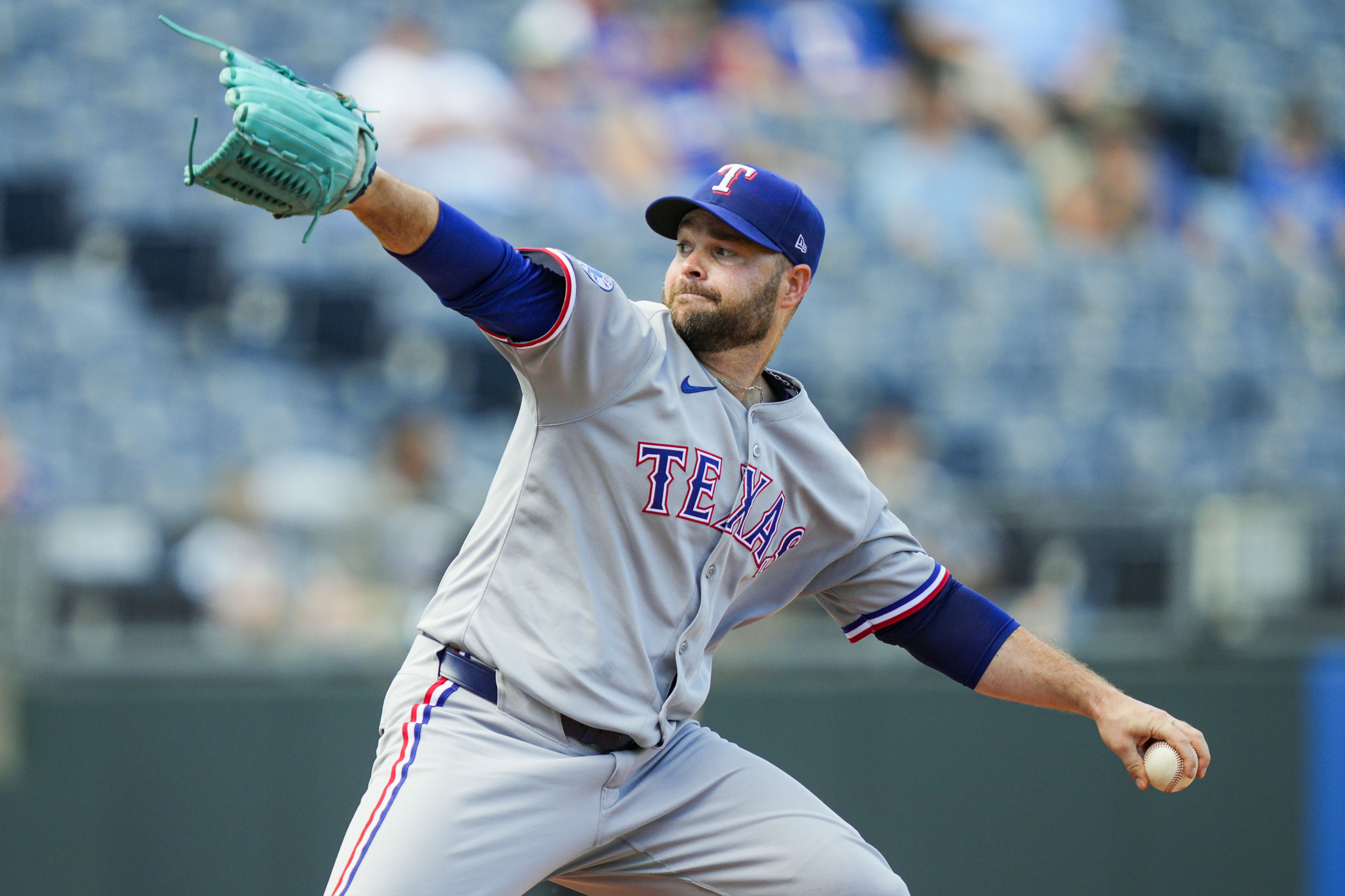 Red Sox bolster bullpen as Danny Coulombe joins club on one-year deal; Romy Gonzalez to 60-day IL